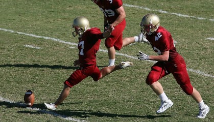 九游体育网页版-哥伦比亚传统马术赛事“Sinjska Alka”在2024年成功举办，吸引众多观众参与。