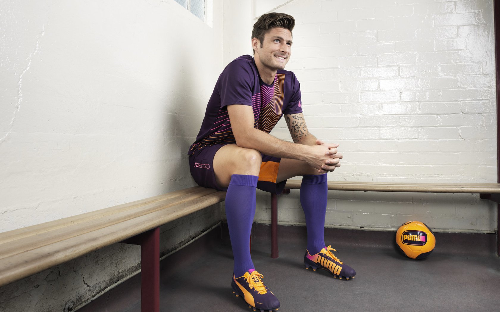 阿森纳年轻前锋连续两场破门,阿森纳青训前锋